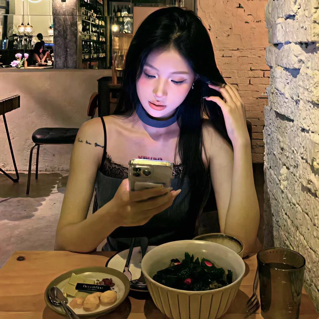 独家爆料：当红小花隐婚生子传闻，公司火速否认，三天三夜